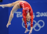 开云体育登录-年度焦点之战，76人制霸广东队，一场跨越篮球文化的对话