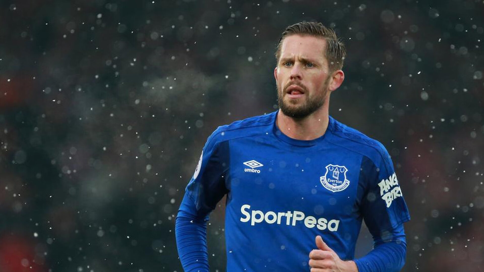 舞台越大，他越强，C罗精神引领曼联逆转巴萨的传奇一夜