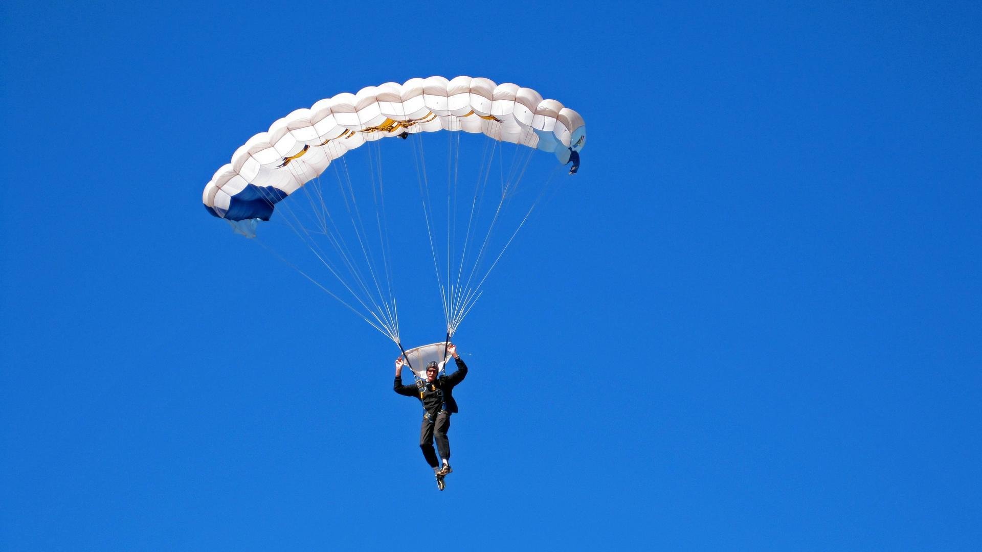 东方巨龙对决北境之王，锡安压制级表现点燃上海与猛龙的跨洋之战