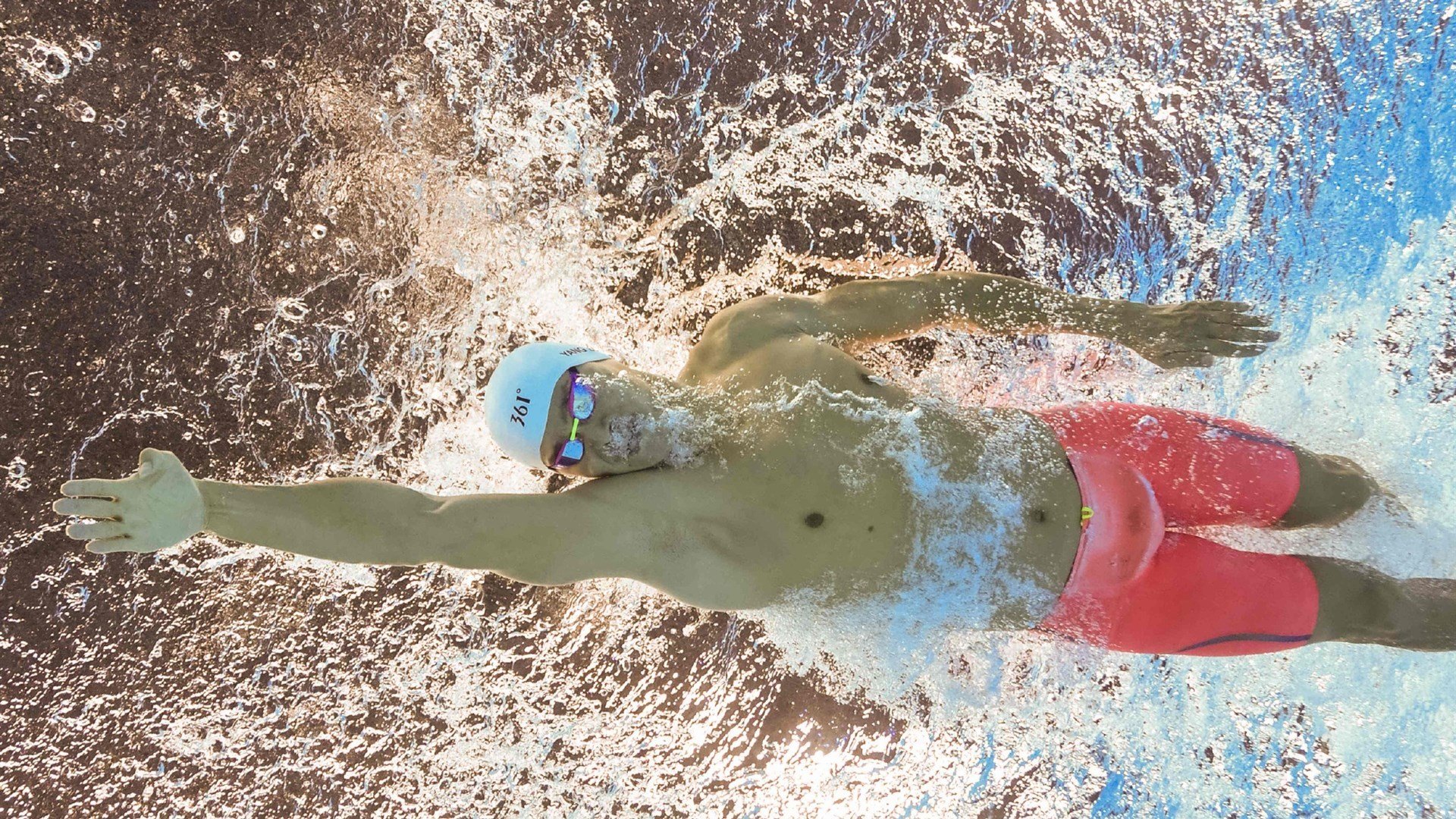 赛道上的绝对统治,红牛车队横扫索伯,佩雷兹带队取胜彰显王者风范